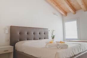 Terra Ferma Rooms & More