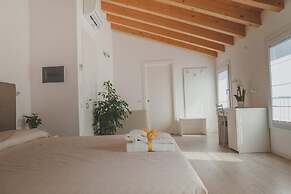 Terra Ferma Rooms & More
