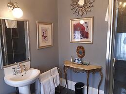 Holywell Guest House