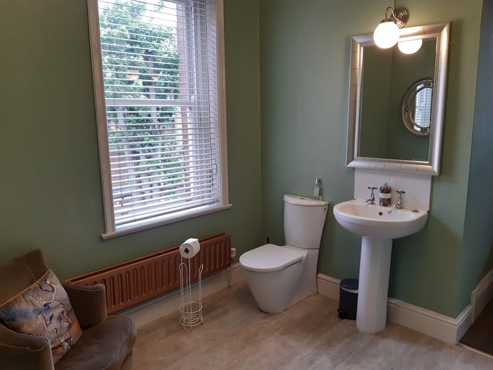 Holywell Guest House
