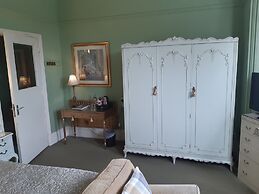 Holywell Guest House