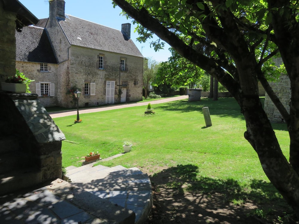 Le Manoir de Placy - Bed and Breakfast