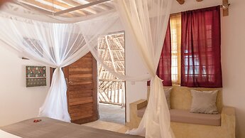 Raha Lodge