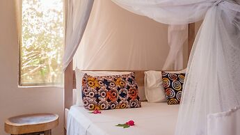 Raha Lodge