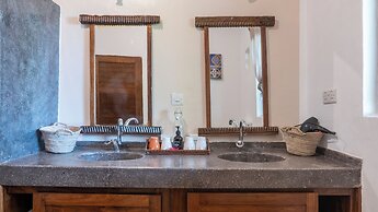 Raha Lodge