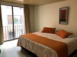 Hotel El Lago Inn
