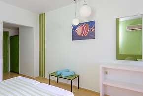 Zeus Hotels Palm Beach