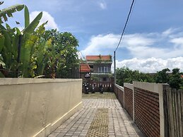 Oka's Guest House
