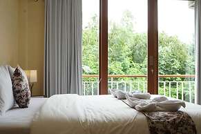 Oka's Guest House