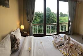 Oka's Guest House