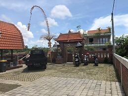 Oka's Guest House