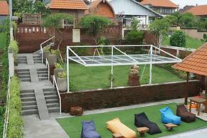 Oka's Guest House