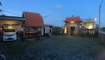 Oka's Guest House