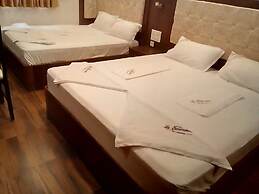 Le Emmaus Residency