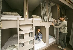 The Wardrobe Hostel FOREST Shimokitazawa