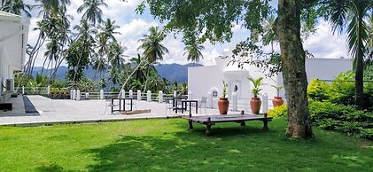 The Flame Tree Estate & Hotel
