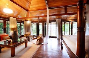 The Flame Tree Estate & Hotel