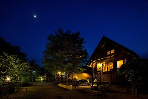 Asian Resort Camp Tapa