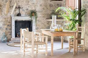 Curolla Petit Hotel