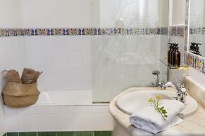 Curolla Petit Hotel