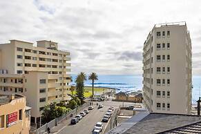 Bright and Stylish Beachfront Apartment