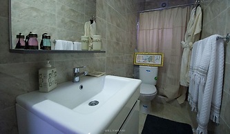 Hotel Ziryab
