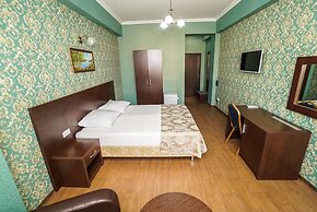 Antika Hotel