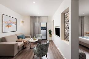 Urban Nest - Suites & Apartments