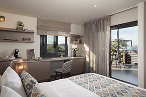 Urban Nest - Suites & Apartments