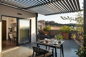 Urban Nest - Suites & Apartments