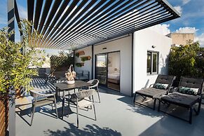 Urban Nest - Suites & Apartments