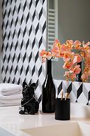 Urban Nest - Suites & Apartments