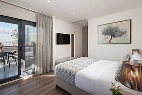Urban Nest - Suites & Apartments