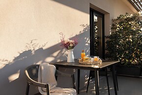 Urban Nest - Suites & Apartments