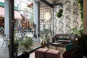 Urban Nest - Suites & Apartments