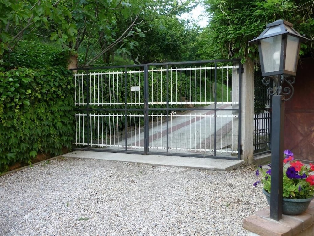 B&B Selisa