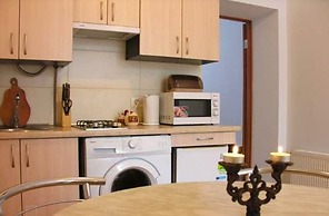 1 Bedroom Apartment Martovicha 3