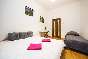 1 Bedroom Apartment Ave Svobody 1-3