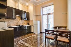 Apartment Saksaganskogo 7