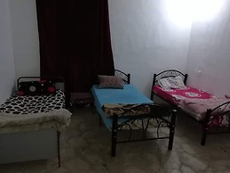 Trajan Guest House - Hostel