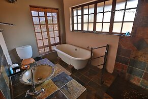 Mangwa Valley Game Lodge & Spa