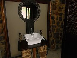Mangwa Valley Game Lodge & Spa