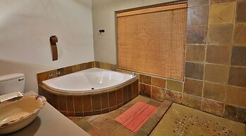 Mangwa Valley Game Lodge & Spa