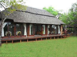 Mangwa Valley Game Lodge & Spa