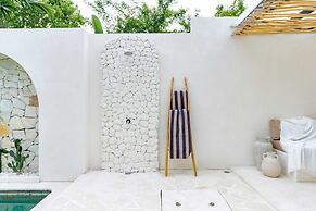 Villa Putih Berawa