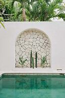 Villa Putih Berawa
