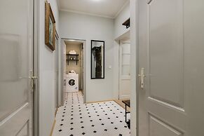 Old Town square APT by Michal&Friends