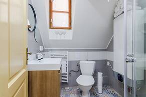 Old Town square APT by Michal&Friends