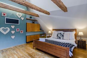 Old Town square APT by Michal&Friends