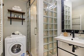 Old Town square APT by Michal&Friends